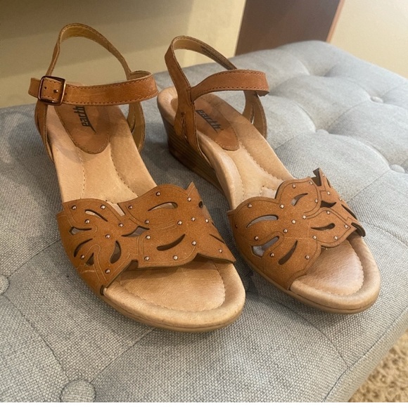 Perfect Leather Sandel - Picture 2 of 11